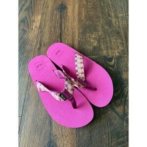 NEW BIG KIDS TEVA MUSH FLIP FLOPS SANDALS 1093656Y Size 6 PINK